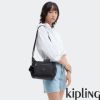 【KIPLING】曜岩黑品牌經典圓標多袋實用側背包-GABBIE S